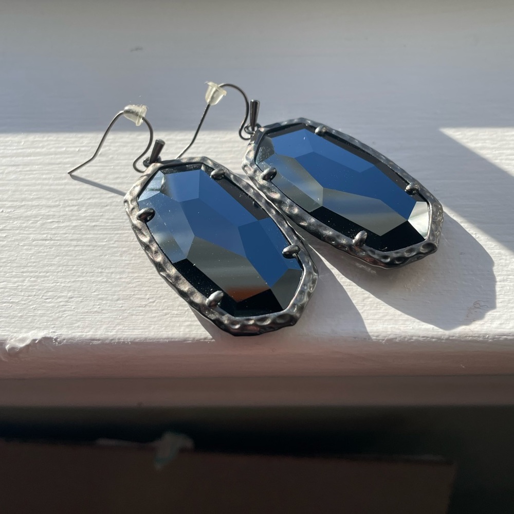 Kendra Scott faceted Elle earrings